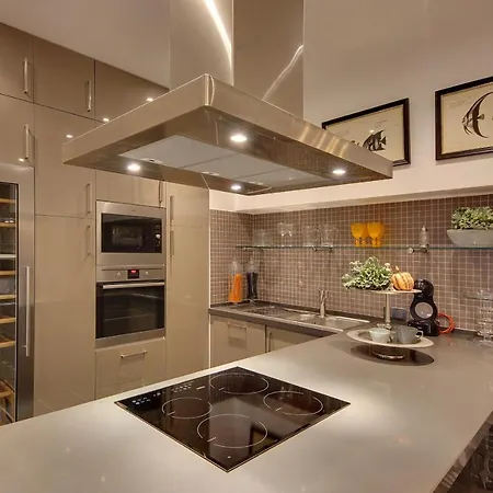 Casa Latino - Oceanfront - Luxury & Charming Villa- Jacuzzi At Rooftop By Dreamvillasalbufeira Вилла